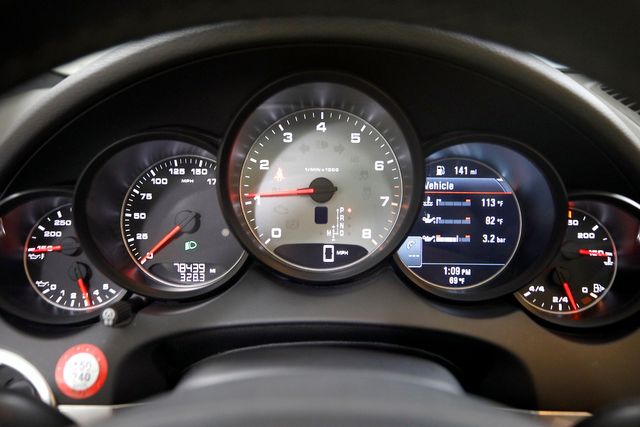 2014 Porsche Cayenne S | Burbank, California | MDK International 2014 Porsche Cayenne S | Burbank, California | MDK International