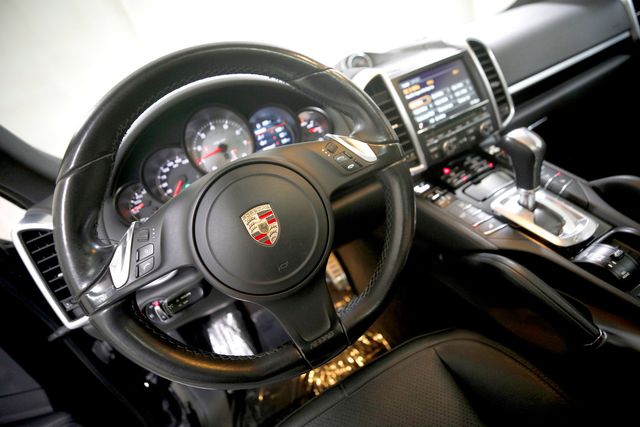 2014 Porsche Cayenne S | Burbank, California | MDK International 2014 Porsche Cayenne S | Burbank, California | MDK International