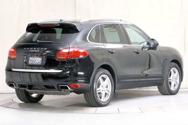 2014 Porsche Cayenne S | Burbank, California | MDK International 2014 Porsche Cayenne S | Burbank, California | MDK International