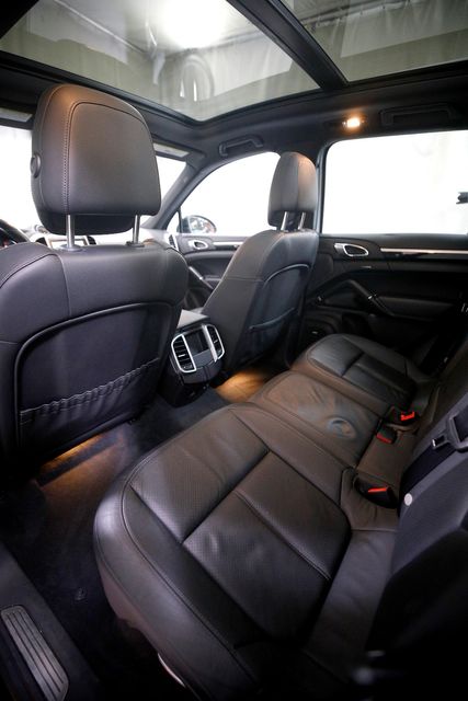 2014 Porsche Cayenne S | Burbank, California | MDK International 2014 Porsche Cayenne S | Burbank, California | MDK International