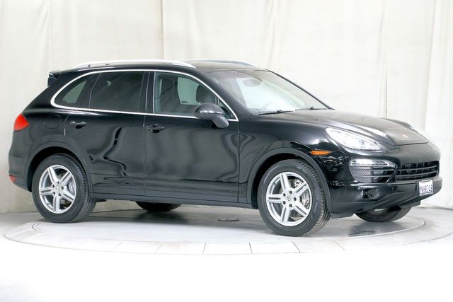2014 Porsche Cayenne S | Burbank, California | MDK International 2014 Porsche Cayenne S | Burbank, California | MDK International