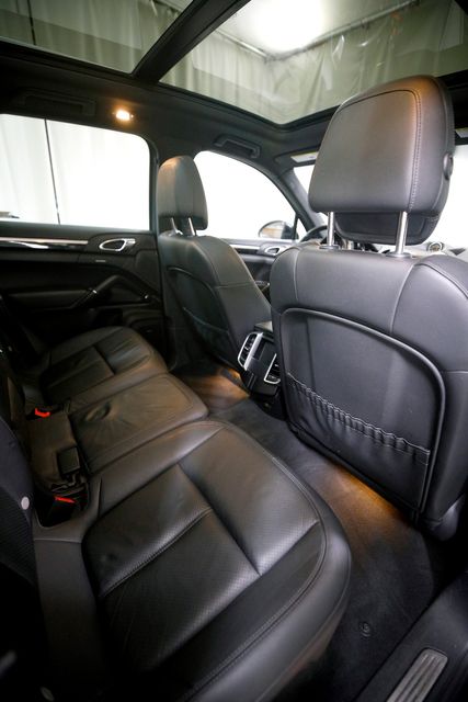 2014 Porsche Cayenne S | Burbank, California | MDK International 2014 Porsche Cayenne S | Burbank, California | MDK International