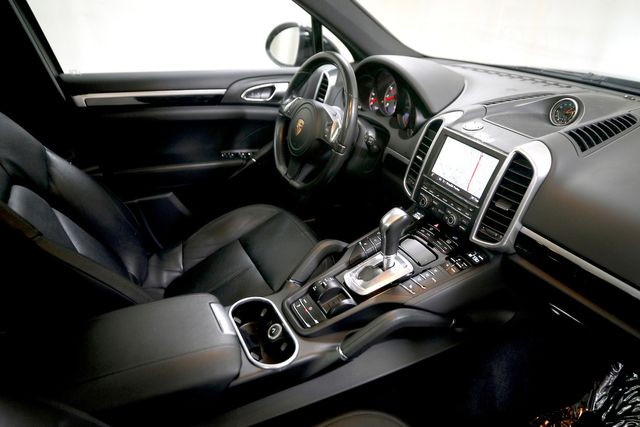 2014 Porsche Cayenne S | Burbank, California | MDK International 2014 Porsche Cayenne S | Burbank, California | MDK International