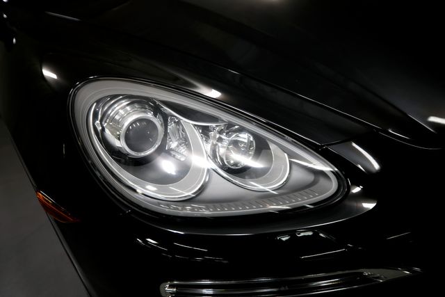 2014 Porsche Cayenne S | Burbank, California | MDK International 2014 Porsche Cayenne S | Burbank, California | MDK International