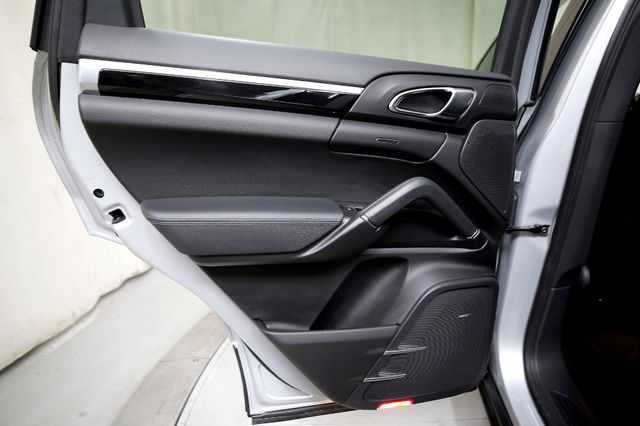 2014 Porsche Cayenne  | Burbank, California | MDK International