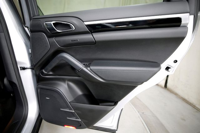 2014 Porsche Cayenne  | Burbank, California | MDK International