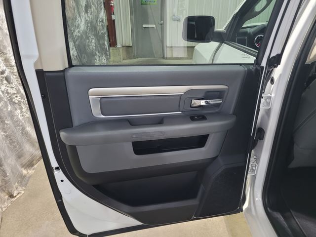 2014 Ram 1500 SLT Crew - Warranty Financing Transparent Pricing | Dickinson, ND | Autorama Auto Sales and Rentals 2014 Ram 1500 SLT Crew - Warranty Financing Transparent Pricing | Dickinson, ND | Autorama Auto Sales and Rentals