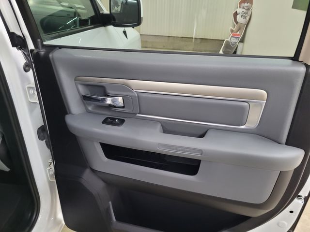 2014 Ram 1500 SLT Crew - Warranty Financing Transparent Pricing | Dickinson, ND | Autorama Auto Sales and Rentals 2014 Ram 1500 SLT Crew - Warranty Financing Transparent Pricing | Dickinson, ND | Autorama Auto Sales and Rentals