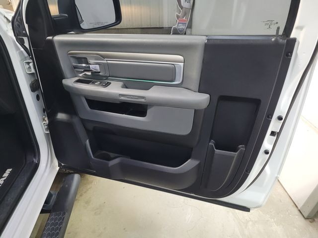 2014 Ram 1500 Express 5.7L Hemi Short Box- Financing -Warranty | Dickinson, ND | Autorama Auto Sales and Rentals 2014 Ram 1500 Express 5.7L Hemi Short Box- Financing -Warranty | Dickinson, ND | Autorama Auto Sales and Rentals