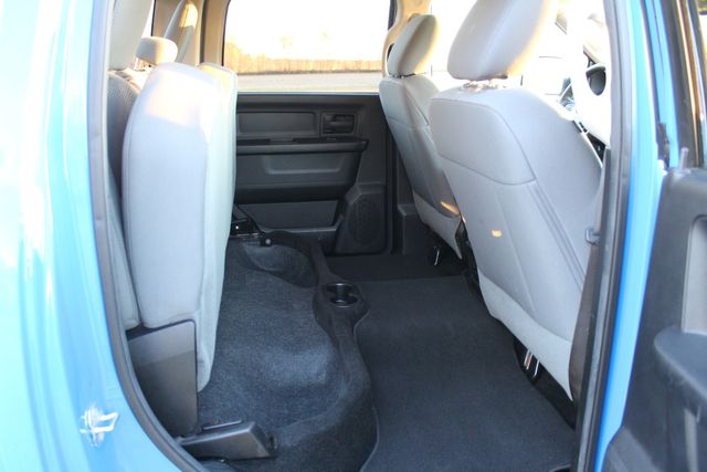 2014 Ram 2500 Diesel 4x4 manual Tradesman | Roscoe, IL | Autoland Outlets 2014 Ram 2500 Diesel 4x4 manual Tradesman | Roscoe, IL | Autoland Outlets