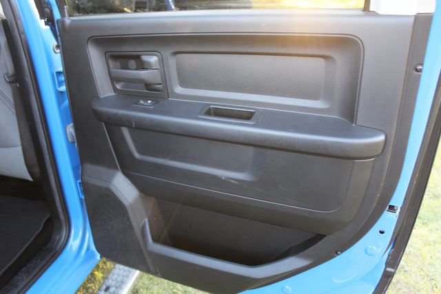 2014 Ram 2500 Diesel 4x4 manual Tradesman | Roscoe, IL | Autoland Outlets 2014 Ram 2500 Diesel 4x4 manual Tradesman | Roscoe, IL | Autoland Outlets