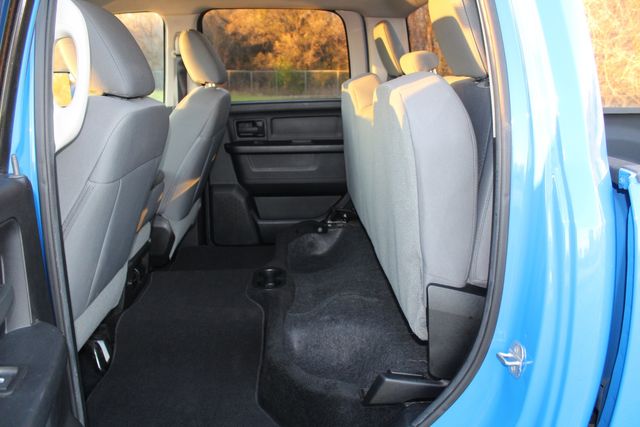 2014 Ram 2500 Diesel 4x4 manual Tradesman | Roscoe, IL | Autoland Outlets 2014 Ram 2500 Diesel 4x4 manual Tradesman | Roscoe, IL | Autoland Outlets