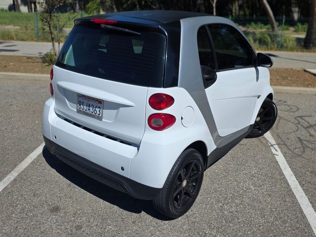 2014 Smart fortwo pure | Reseda, CA | Angeles Auto Alliance
