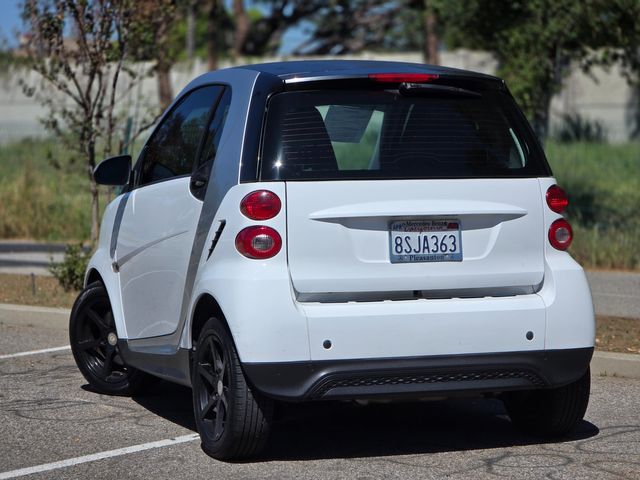 2014 Smart fortwo pure | Reseda, CA | Angeles Auto Alliance