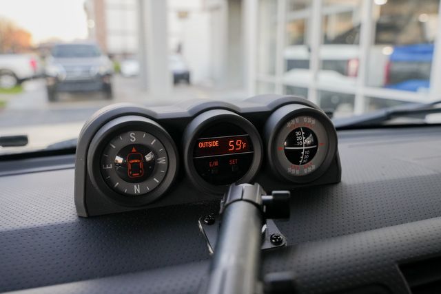 2014 Toyota FJ Cruiser 4X4 XTREME OFF-ROAD PKG / CLEAN CARFAX | Austin, TX | Rocky Mountain Truck Stop Austin