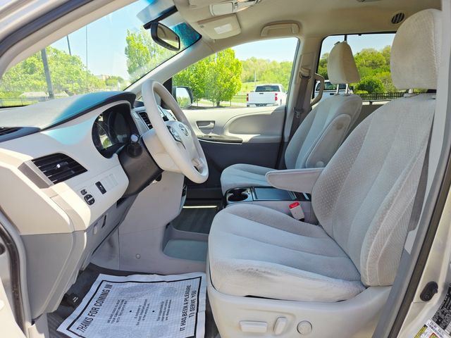 2014 Toyota Sienna LE 8-Passenger | Ellisville, MO | AutoPort 2014 Toyota Sienna LE 8-Passenger | Ellisville, MO | AutoPort