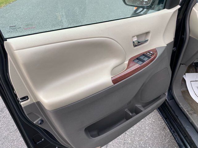 2014 Toyota Sienna XLE 7-Passenger | Ephrata, PA | Pine Tree Motors 2014 Toyota Sienna XLE 7-Passenger | Ephrata, PA | Pine Tree Motors