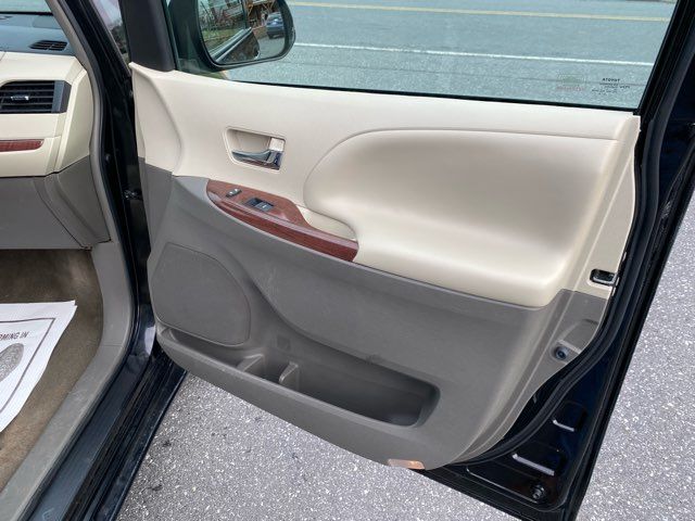 2014 Toyota Sienna XLE 7-Passenger | Ephrata, PA | Pine Tree Motors 2014 Toyota Sienna XLE 7-Passenger | Ephrata, PA | Pine Tree Motors