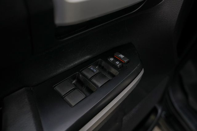 2014 Toyota Tundra SR5 CREW CAB 4X4 W/ UPGRADES / GREAT RELIABILITY | Austin, TX | Rocky Mountain Truck Stop Austin 2014 Toyota Tundra SR5 CREW CAB 4X4 W/ UPGRADES / GREAT RELIABILITY | Austin, TX | Rocky Mountain Truck Stop Austin