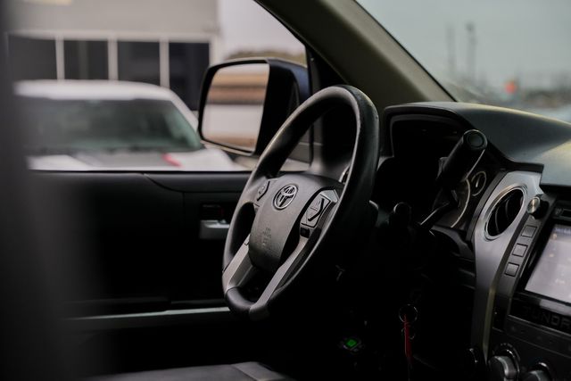 2014 Toyota Tundra SR5 CREW CAB 4X4 W/ UPGRADES / GREAT RELIABILITY | Austin, TX | Rocky Mountain Truck Stop Austin