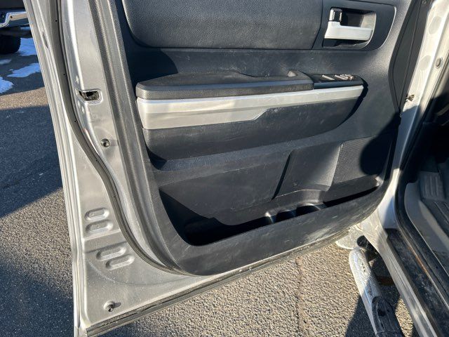 2014 Toyota Tundra SR5