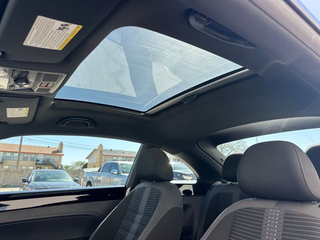 2014 Volkswagen Beetle 2.0T R-Line | Irving, Texas | Hopper Motorplex 2014 Volkswagen Beetle 2.0T R-Line | Irving, Texas | Hopper Motorplex