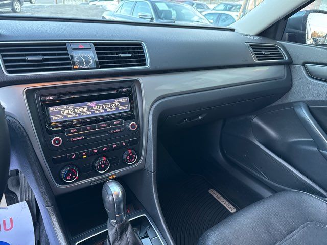 2014 Volkswagen Passat 1.8T Wolfsburg Edition PZEV