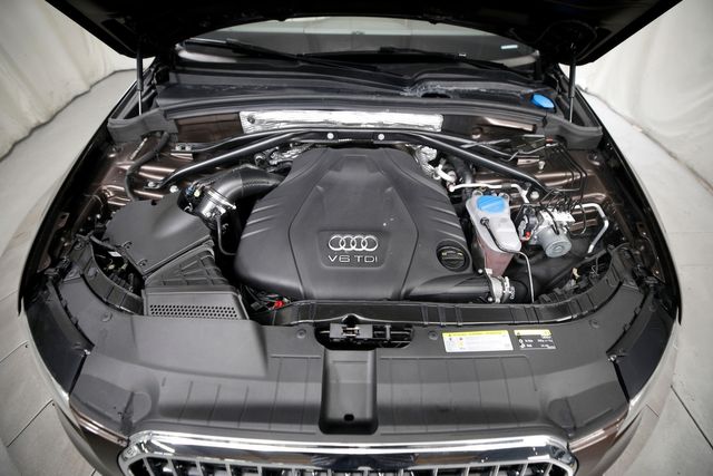 2015 Audi Q5 3.0 quattro TDI Premium Plus | Burbank, California | MDK International 2015 Audi Q5 3.0 quattro TDI Premium Plus | Burbank, California | MDK International