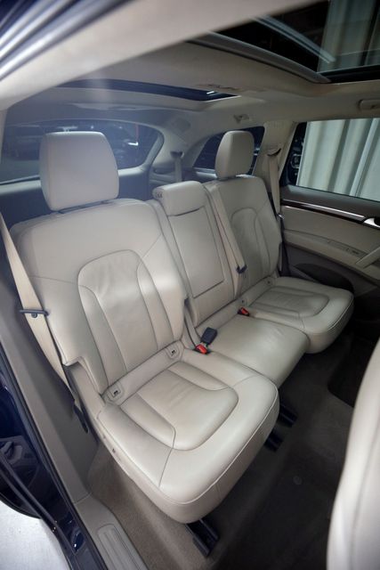 2015 Audi Q7 3.0 quattro TDI Premium Plus | Burbank, California | MDK International 2015 Audi Q7 3.0 quattro TDI Premium Plus | Burbank, California | MDK International