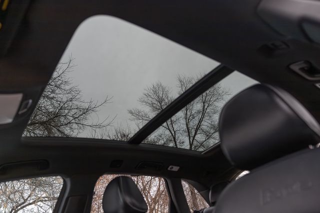 2015 Audi SQ5 3.0T quattro Prestige w/ 354 HP, AWD, Heated Seats 2015 Audi SQ5 3.0T quattro Prestige w/ 354 HP, AWD, Heated Seats