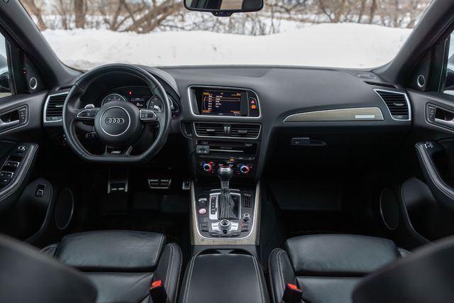 2015 Audi SQ5 3.0T quattro Prestige w/ 354 HP, AWD, Heated Seats 2015 Audi SQ5 3.0T quattro Prestige w/ 354 HP, AWD, Heated Seats