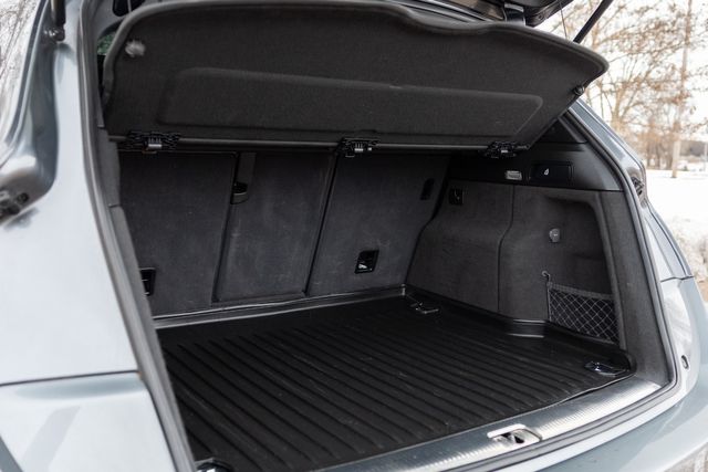 2015 Audi SQ5 3.0T quattro Prestige w/ 354 HP, AWD, Heated Seats