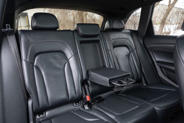 2015 Audi SQ5 3.0T quattro Prestige w/ 354 HP, AWD, Heated Seats