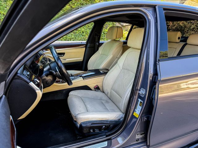 2015 BMW 5 Series 550i - M-Sport | Agoura Hills, CA | SoCal Auto Group 2015 BMW 5 Series 550i - M-Sport | Agoura Hills, CA | SoCal Auto Group