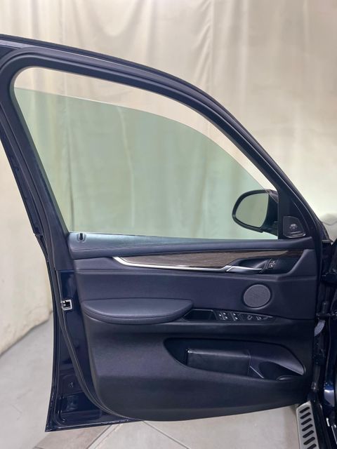 2015 BMW X5 xDrive50i | Burbank, California | MDK International 2015 BMW X5 xDrive50i | Burbank, California | MDK International