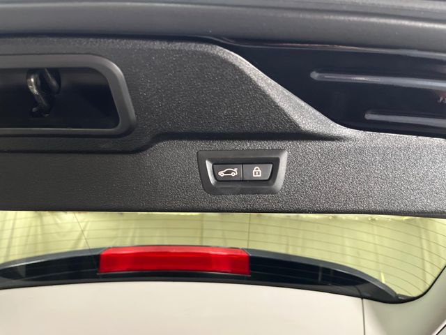 2015 BMW X5 xDrive50i | Burbank, California | MDK International 2015 BMW X5 xDrive50i | Burbank, California | MDK International