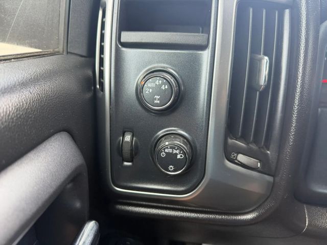 2015 Chevrolet Silverado 1500 LT Pickup 4D 5 3/4 ft