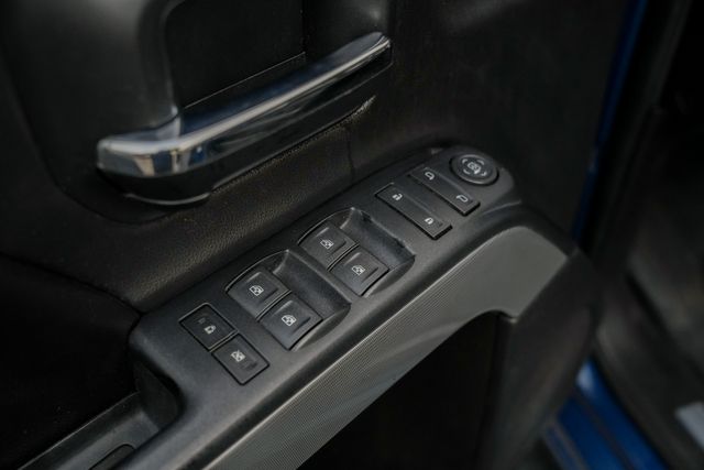 2015 Chevrolet Silverado 3500HD LT Z71 / LONG BED CREW CAB SRW / 4X4 DURAMAX | Austin, TX | Rocky Mountain Truck Stop Austin