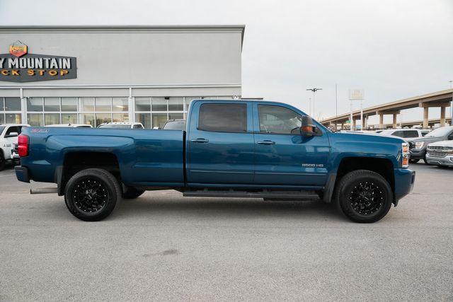 2015 Chevrolet Silverado 3500HD LT Z71 / LONG BED CREW CAB SRW / 4X4 DURAMAX | Austin, TX | Rocky Mountain Truck Stop Austin 2015 Chevrolet Silverado 3500HD LT Z71 / LONG BED CREW CAB SRW / 4X4 DURAMAX | Austin, TX | Rocky Mountain Truck Stop Austin