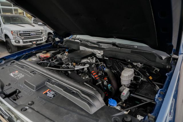 2015 Chevrolet Silverado 3500HD LT Z71 / LONG BED CREW CAB SRW / 4X4 DURAMAX | Austin, TX | Rocky Mountain Truck Stop Austin