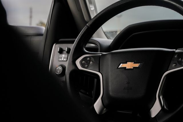 2015 Chevrolet Silverado 3500HD LT Z71 / LONG BED CREW CAB SRW / 4X4 DURAMAX | Austin, TX | Rocky Mountain Truck Stop Austin