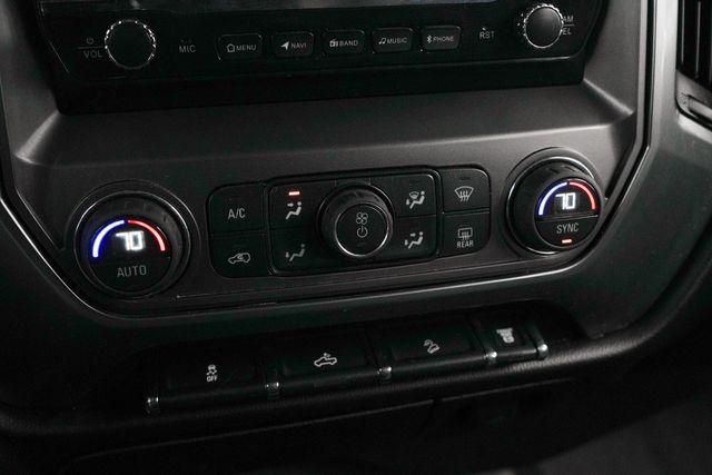 2015 Chevrolet Silverado 3500HD LT Z71 / LONG BED CREW CAB SRW / 4X4 DURAMAX | Austin, TX | Rocky Mountain Truck Stop Austin