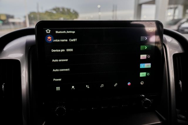 2015 Chevrolet Silverado 3500HD LT Z71 / LONG BED CREW CAB SRW / 4X4 DURAMAX | Austin, TX | Rocky Mountain Truck Stop Austin