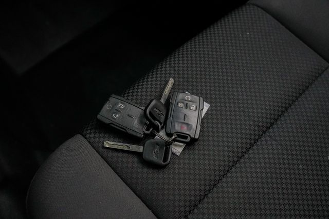 2015 Chevrolet Silverado 3500HD LT Z71 / LONG BED CREW CAB SRW / 4X4 DURAMAX | Austin, TX | Rocky Mountain Truck Stop Austin