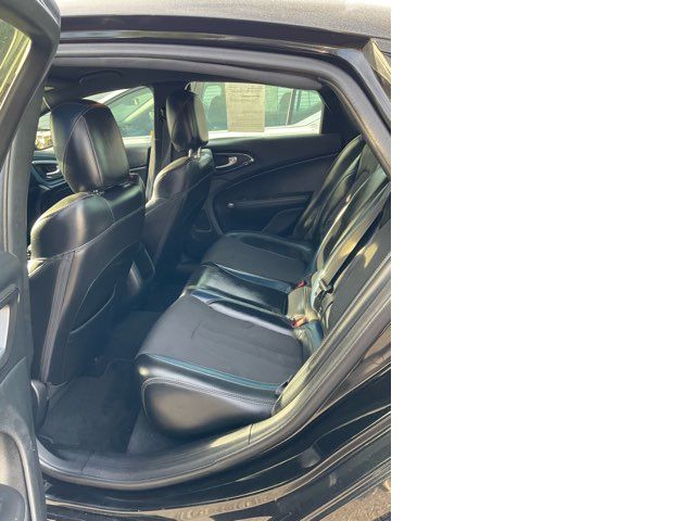 2015 Chrysler 200 S 2015 Chrysler 200 S