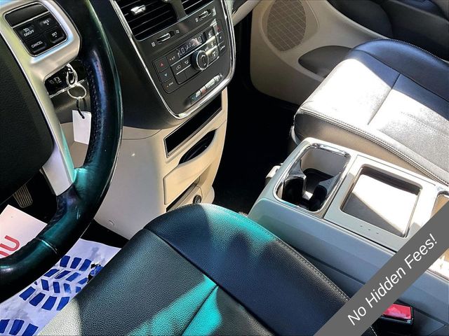 2015 Chrysler Town and Country Touring