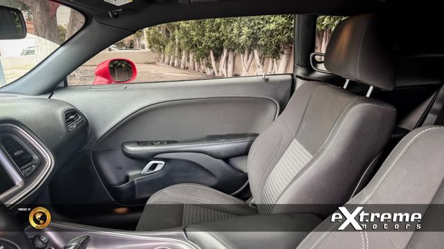2015 Dodge Challenger SXT