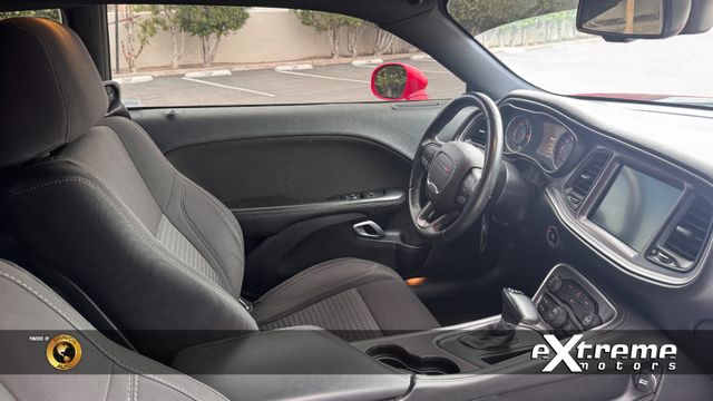 2015 Dodge Challenger SXT