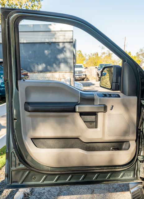 2015 Ford F-150 XLT CREW CAB FX4 / 5.0 V8 / 4X4 / CLEAN CARFAX | Austin, TX | Rocky Mountain Truck Stop Austin 2015 Ford F-150 XLT CREW CAB FX4 / 5.0 V8 / 4X4 / CLEAN CARFAX | Austin, TX | Rocky Mountain Truck Stop Austin