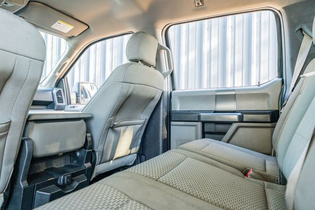 2015 Ford F-150 XLT CREW CAB FX4 / 5.0 V8 / 4X4 / CLEAN CARFAX | Dallas, TX | Rocky Mountain Truck Stop Dallas 2015 Ford F-150 XLT CREW CAB FX4 / 5.0 V8 / 4X4 / CLEAN CARFAX | Dallas, TX | Rocky Mountain Truck Stop Dallas